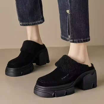 2023 Новые зимние теплые короткие плюшевые женские тапочки обувь для женщин с круглым носком на высоком каблуке на открытом воздухе однотонные женские тапочки
