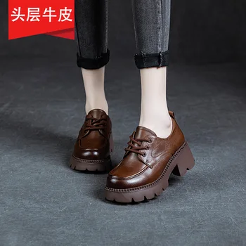 Маленькие кожаные туфли из воловьей кожи верхнего слоя в стиле ретро для женщин весной 2024 года с толстой подошвой и повседневными лоферами на шнуровке