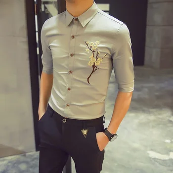 Новый средний рукав Мужская рубашка Мужская вышивка Slim Fit Корейская мода Летняя цветочная блузка Уличная одежда Повседневная мужская одежда Серый